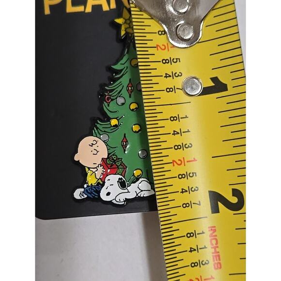Peanuts Charlie Brown & Snoopy Christmas Tree Enamel Pin - Picture 4 of 6